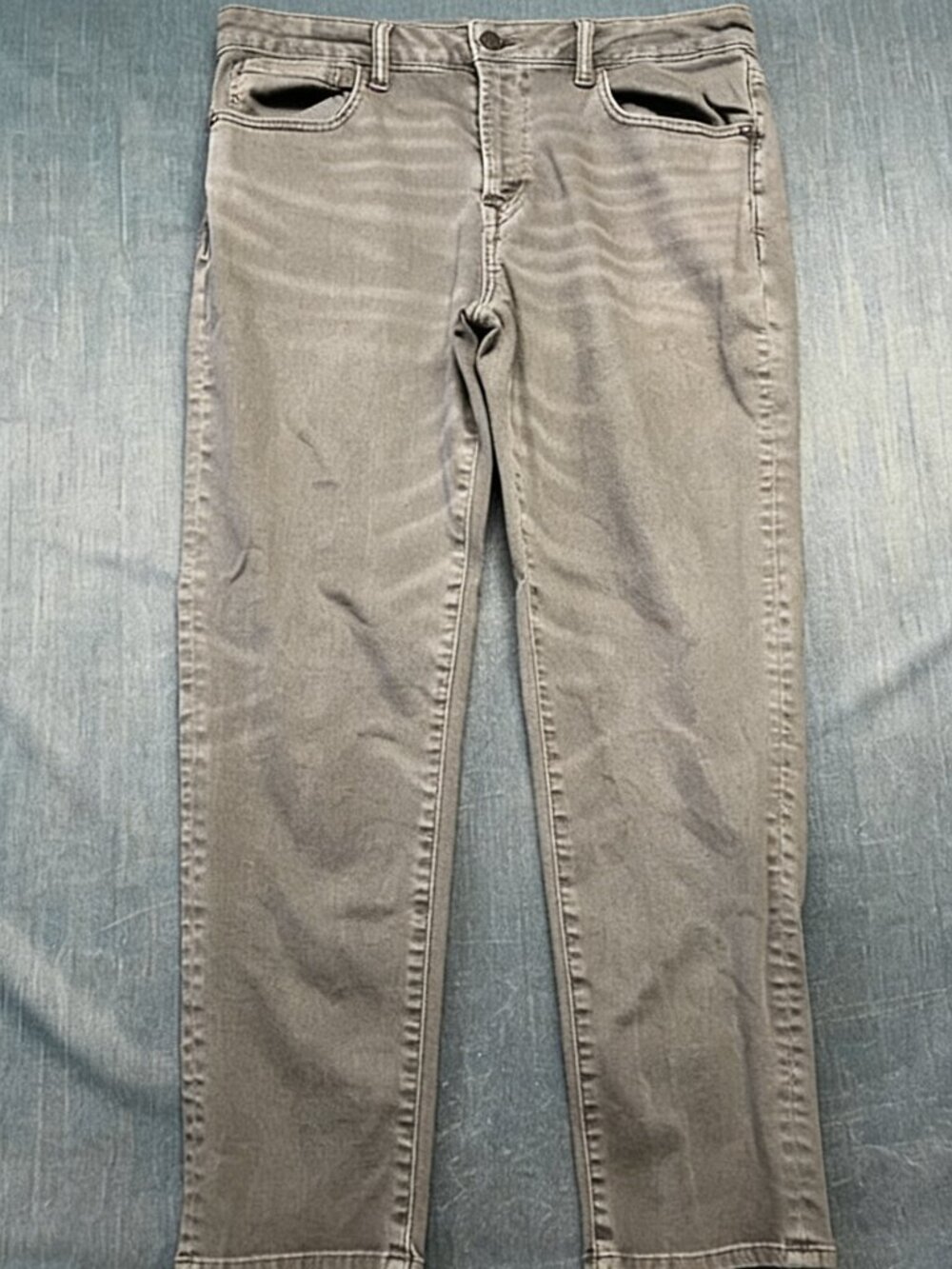 American Eagle Men's Jeans Size 33x32 Gray Athletic Fit Tapered Casual Comfort